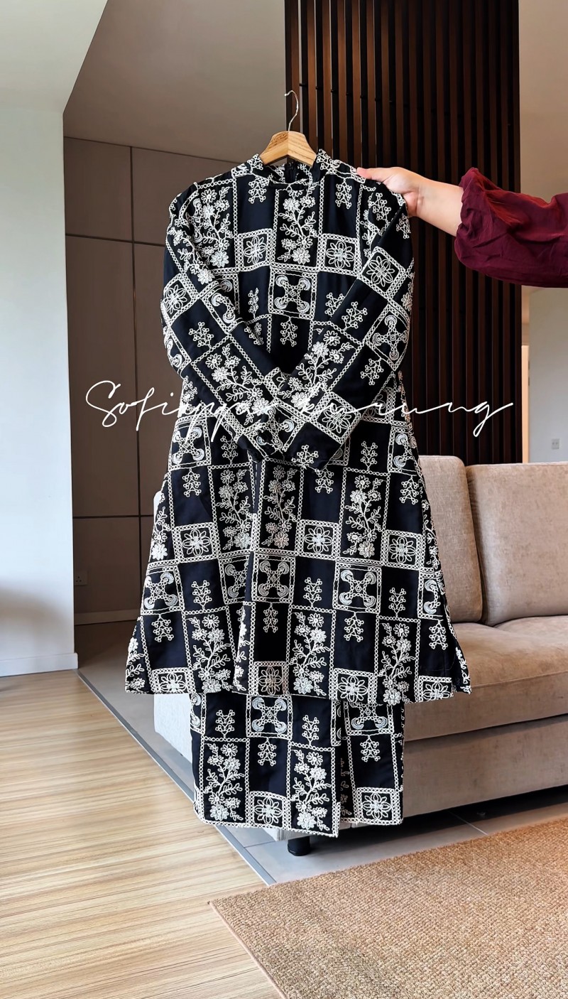 SOFIYYA KURUNG IN BLACK