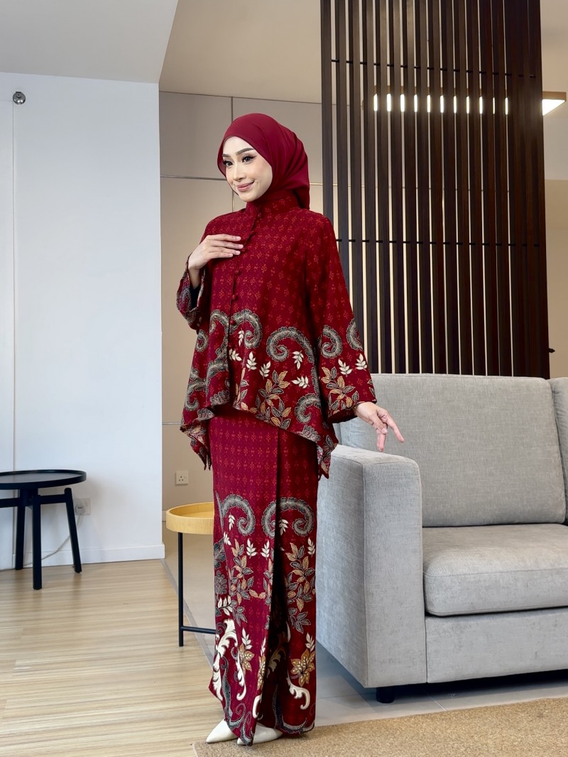 BATIK IN RED