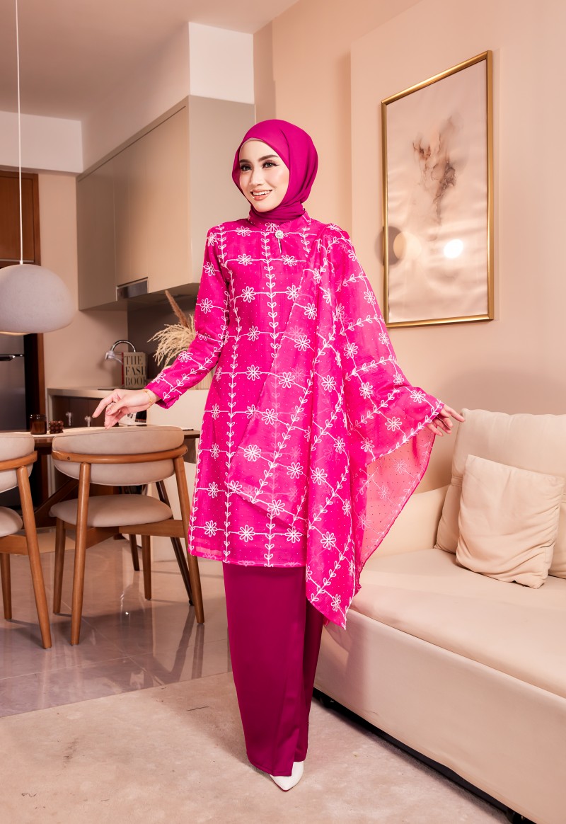 [PRE ORDER] Anggun in Magenta