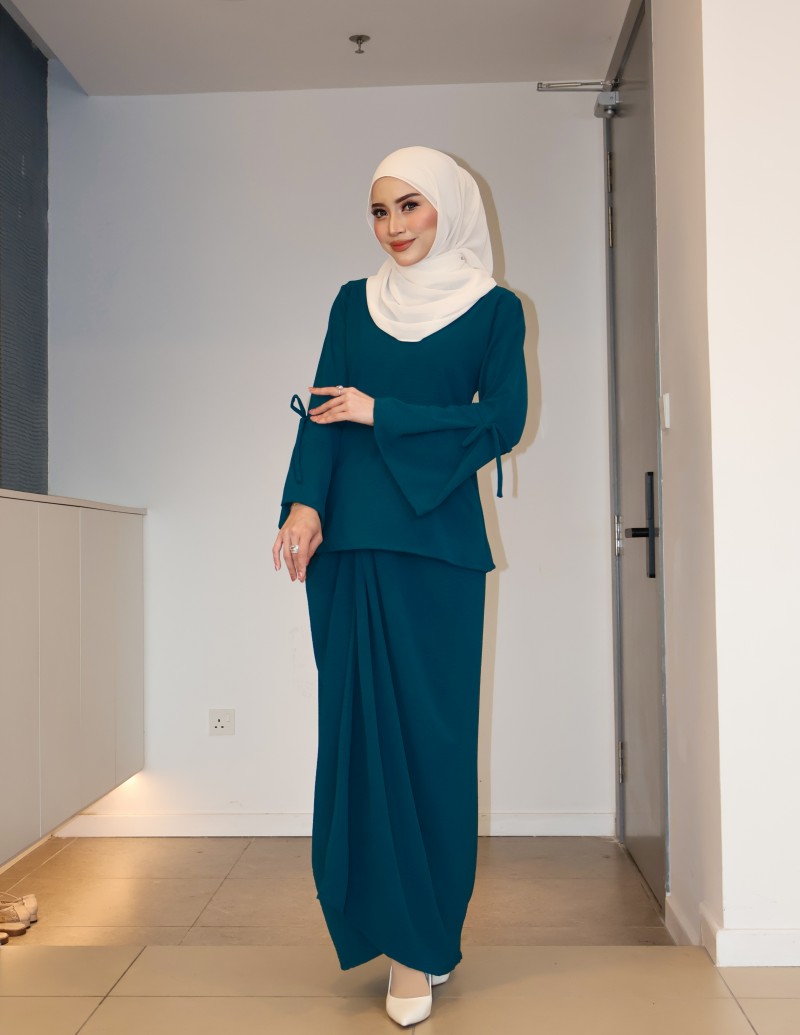 IRIS PARIO SET IN TEAL