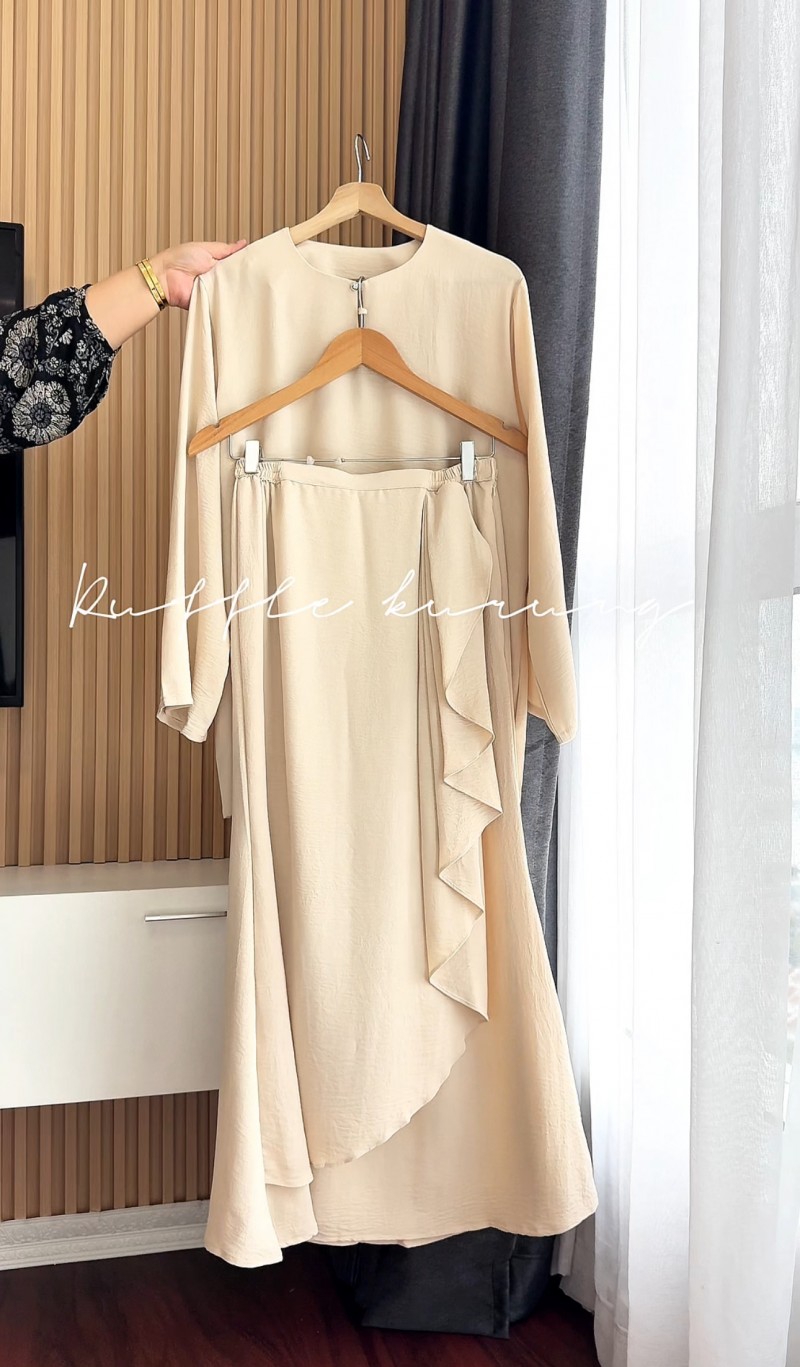 RUFFLE NUDE