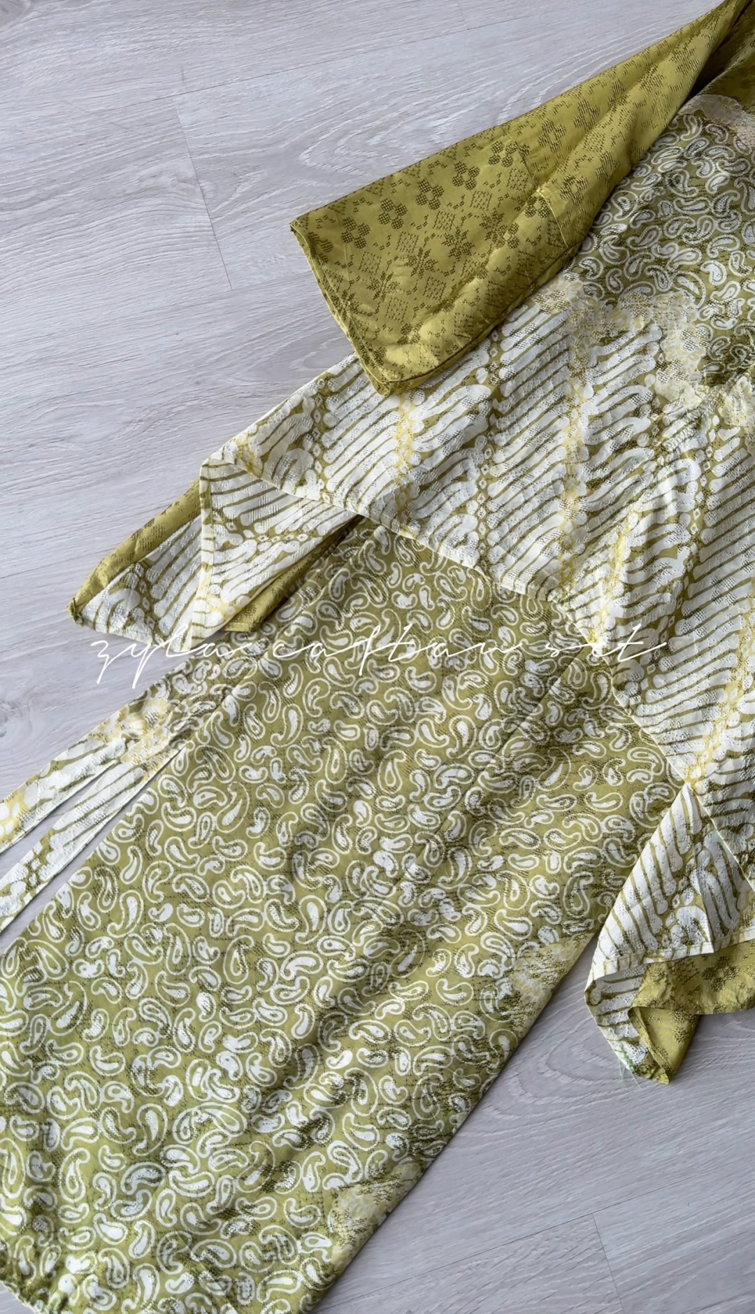 ZYLA CAFTAN GREEN