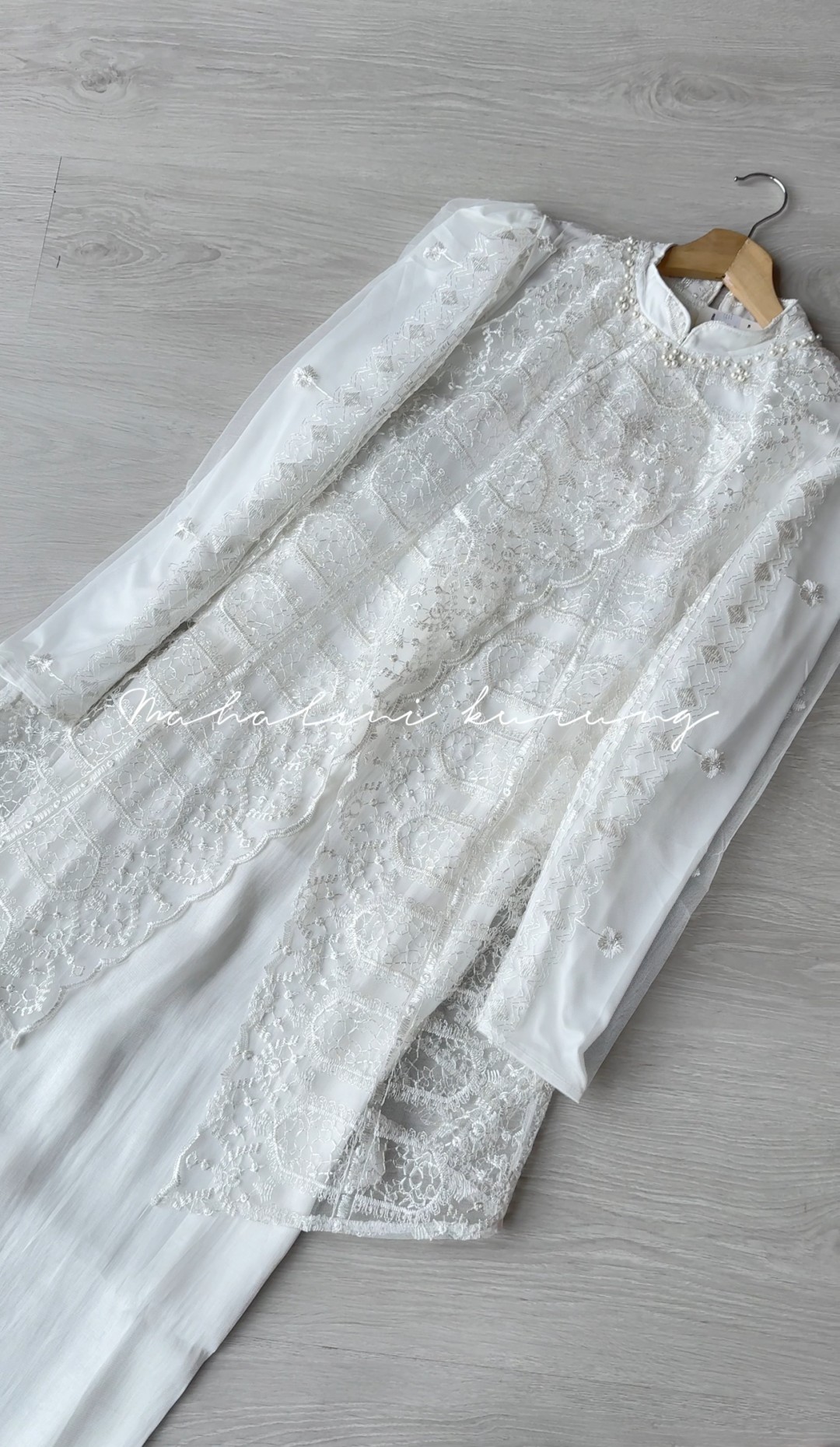 MAHALINI WHITE